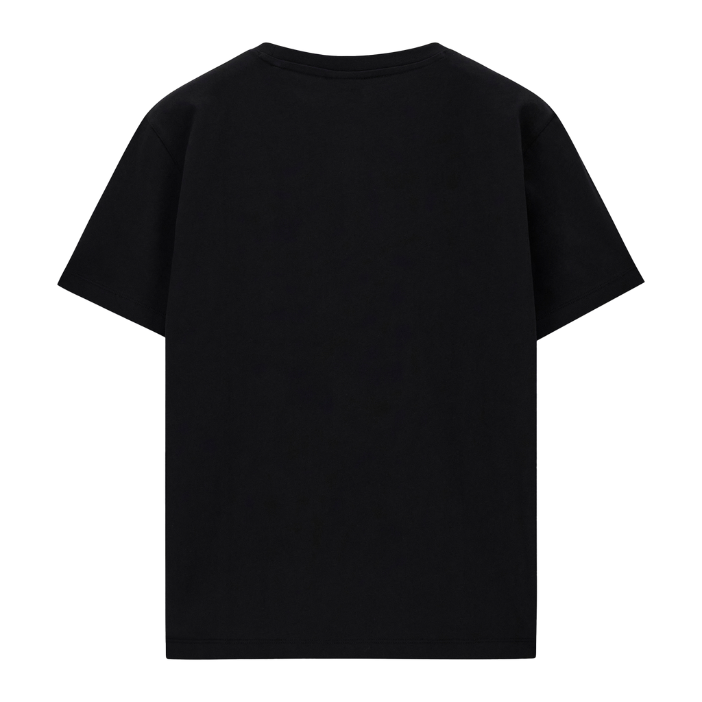 Schlichte Rückansicht eines schwarzen T-Shirts, minimalistisch gestaltet und ohne Muster.
