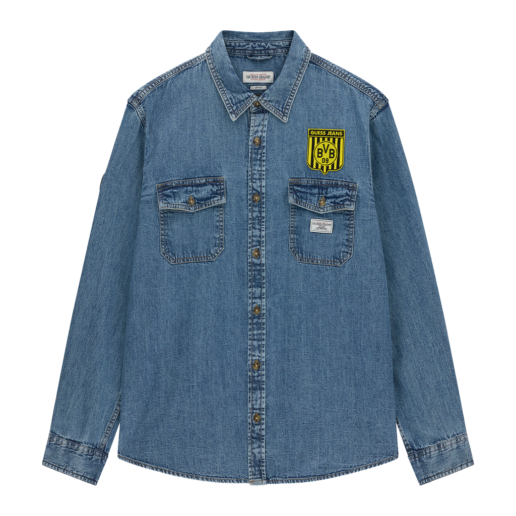 胸元にBVBのロゴと「Guess Jeans」の文字が入ったデニムシャツの正面からの写真。
