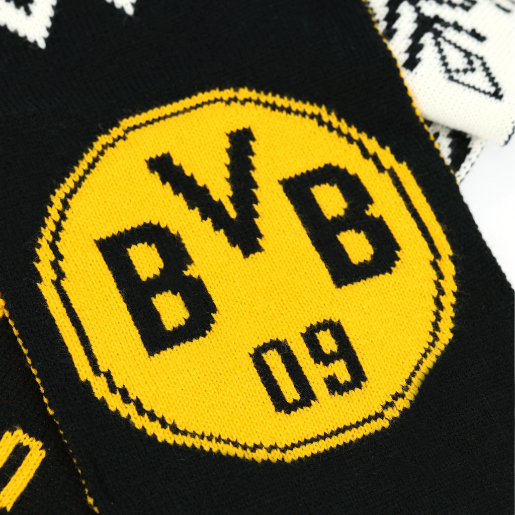 这款黑色与黄色相间的多特蒙德（BVB）冬季围巾印有醒目的“BVB 09”标志，是多特蒙德球迷的理想之选。