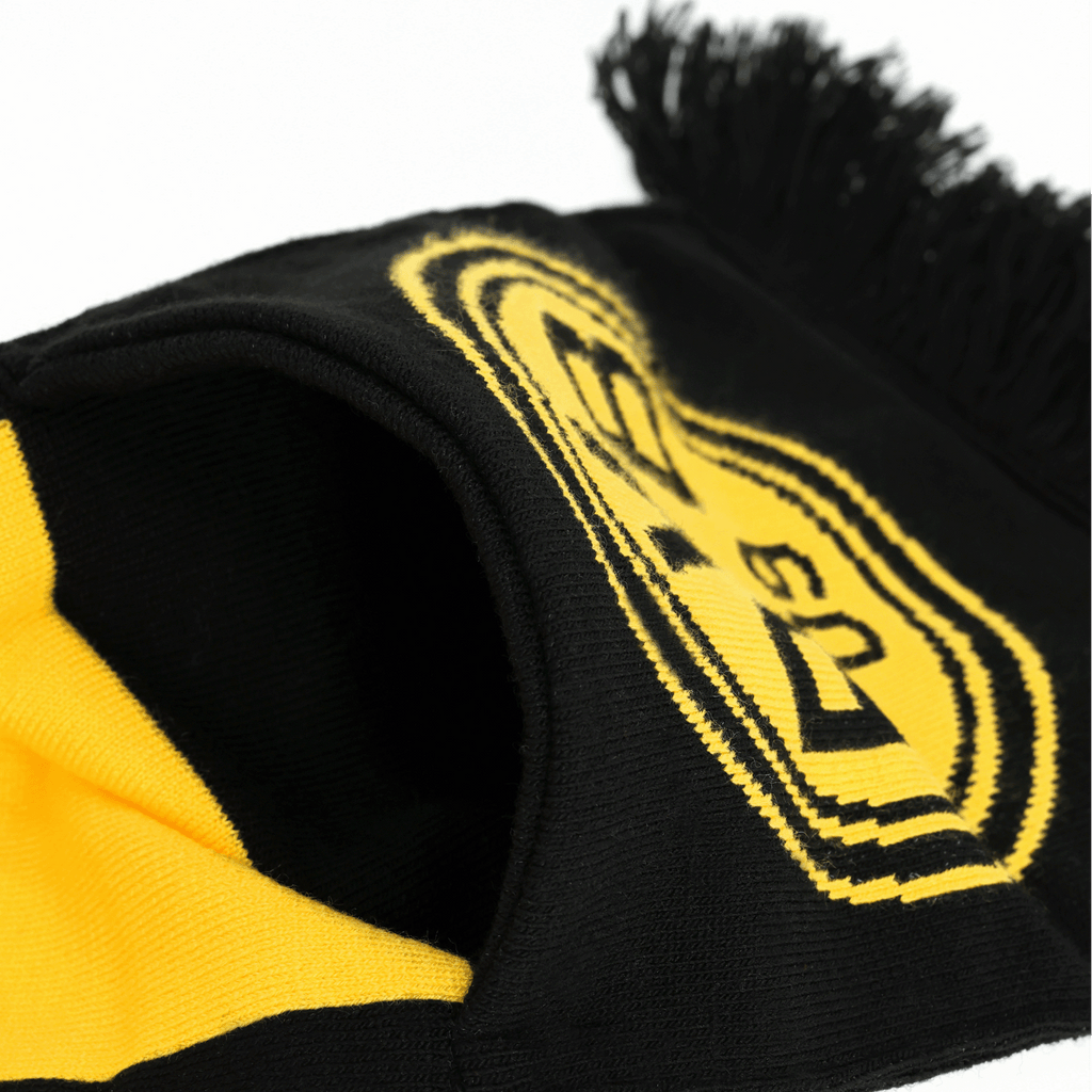 BVB fan scarf in a black-and-yellow retro design with the club logo and fringe—perfect for Borussia Dortmund fans.