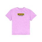 T-shirt violet du BVB pour enfants, au motif en blocs, avec un logo BVB bien visible et l'inscription « Dortmund » sur le devant.