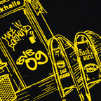 Maglietta nera del BVB "Trinkhalle" con stampa gialla, raffigurante una "Trinkhalle" con il logo BVB 09, elementi tipici di Dortmund come i pretzel salati e la scritta "Made in Dortmund".