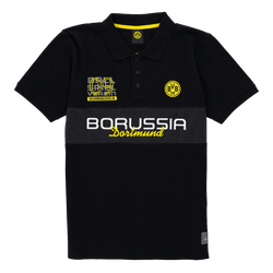 BVBの黒いポロシャツ。前面には黄色のクラブロゴ、「Borussia Dortmund」の文字、そして「09 schwarzgelb」のアップリケがあしらわれており、ファンに最適です。