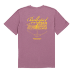 Camiseta del BVB en color violeta con el nombre «SIGNAL IDUNA PARK» estampado en amarillo, la inscripción «Ballspielverein» en la parte delantera y el logotipo del Borussia Dortmund. Una prenda de aficionado con mucho estilo para el día a día.