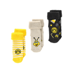 Drei Paar Babysocken in den Farben schwarz, gelb und creme mit BVB-Logo und EMMA-Motiven, speziell für kleine Fans von Borussia Dortmund.