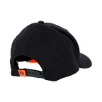 Cappellino nero del BVB con linguetta regolabile e logo arancione del BVB, vista posteriore.