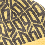 BVB Beanie Lifestyle I Straw mit geometrischem Muster in den Farben schwarzgelb, geeignet als Accessoire für Fans von Borussia Dortmund.