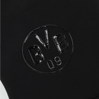 Nahaufnahme der BVB Softshellhandschuhe in Schwarz mit erhabenem BVB 09-Logo als stilvolles Fanaccessoire.