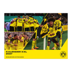 BVB-Kalender XXL 2027 mit Bildern der Mannschaft aus der letzten Saison. Schwarzgelbes Design mit BVB-Logo und Teambildern.
