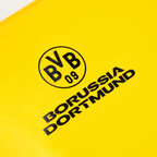 Schwarzgelbes BVB-Geschenkpapier im 2er-Set mit großem BVB-Logo und Borussia Dortmund Schriftzug in Nahaufnahme.