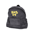 黑色灯芯绒儿童背包，饰有黄色“BVB 09”刺绣图案，正面配有拉链口袋，是多特蒙德年轻球迷的理想之选。