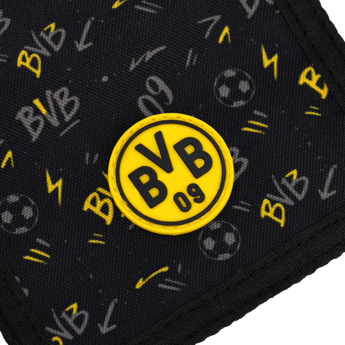 Schwarzer BVB-Geldbeutel für Kinder mit gelbem BVB 09 Emblem und Fußball-Mustern, ideal für junge Borussia Dortmund Fans.