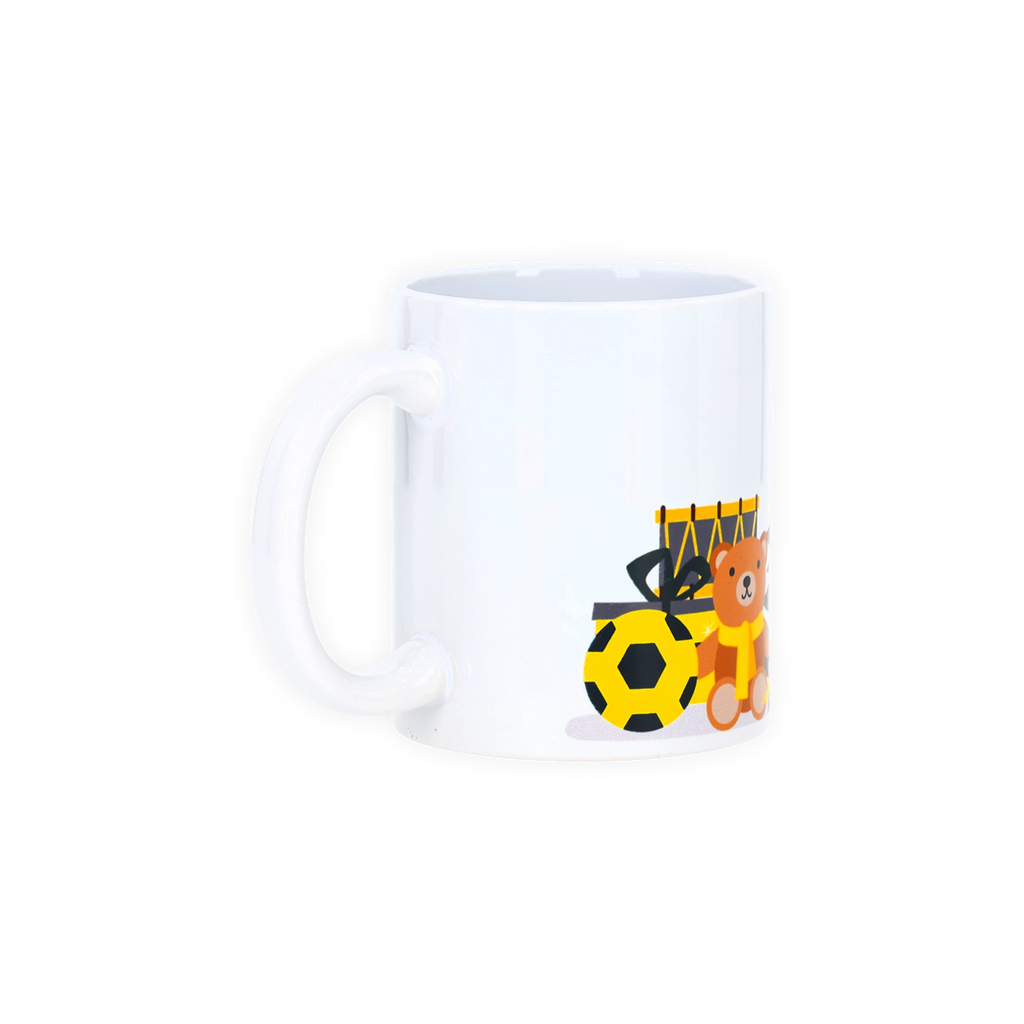 Weiße BVB-Weihnachtstasse mit schwarzgelbem Fußball und einem Teddy-Motiv, ideal für Fans von Borussia Dortmund.