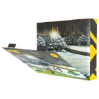 Geöffneter BVB-Adventskalender in schwarzgelbem Design mit Abbildung des SIGNAL IDUNA PARK und einer verschneiten Winterlandschaft, ideal als Weihnachtsgeschenk für Fans.