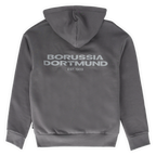 Rückansicht der grauen BVB Urban Zipjacke mit großem Borussia Dortmund Schriftzug und EST. 1909 auf der Rückseite, weiches Material, ideal als Fanbekleidung.