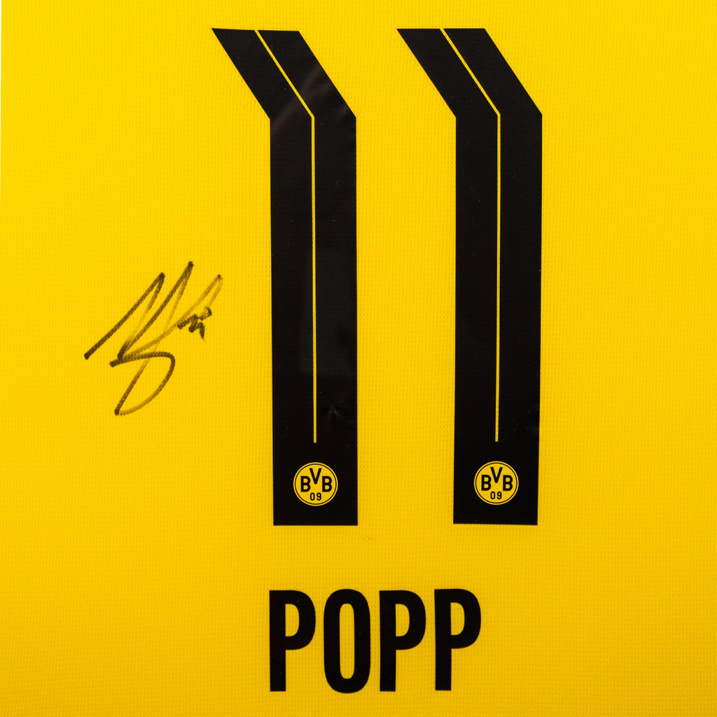 BVB-Trikotrahmen in schwarzgelb mit der Rückennummer 11, Autogramm von Alex Popp und sichtbarem BVB-Logo, ideal als Fußball-Wanddekoration.