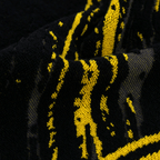 Serviette de douche BVB noir et jaune au motif tricolore, idéale pour les supporters du Borussia Dortmund, au format 70 x 140 cm, présentée en gros plan.