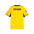 Vista trasera de la camiseta de local del BVB 26-27 para niños: camiseta amarilla con la inscripción «DORTMUND» en negro, el logotipo de PUMA en negro y el emblema de la Bundesliga en la manga.