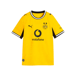 La maglia da casa del BVB 26-27 per bambini nella classica combinazione di colori nero e giallo, con il logo PUMA, lo stemma del BVB e il logo Vodafone sul davanti.