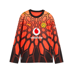 Camiseta de portero del BVB de manga larga para niños, en color rojo con un estampado geométrico negro, el escudo del BVB, el logotipo de PUMA y el logotipo de Vodafone en la parte delantera.