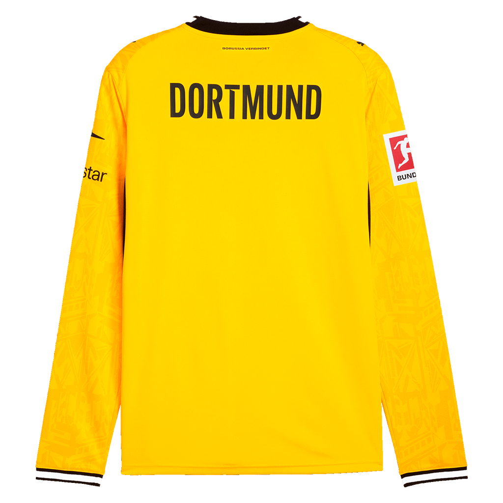 Le maillot jaune à manches longues du BVB pour les matchs à domicile de la saison 2026/27 arbore l'inscription « Dortmund » dans le dos ainsi que le logo de la Bundesliga sur la manche. Idéal pour les supporters du Borussia Dortmund.