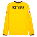 Le maillot jaune à manches longues du BVB pour les matchs à domicile de la saison 2026/27 arbore l'inscription « Dortmund » dans le dos ainsi que le logo de la Bundesliga sur la manche. Idéal pour les supporters du Borussia Dortmund.