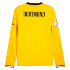 Le maillot jaune à manches longues du BVB pour la saison 26/27, vu de dos, avec l'inscription « DORTMUND » et les détails du club.