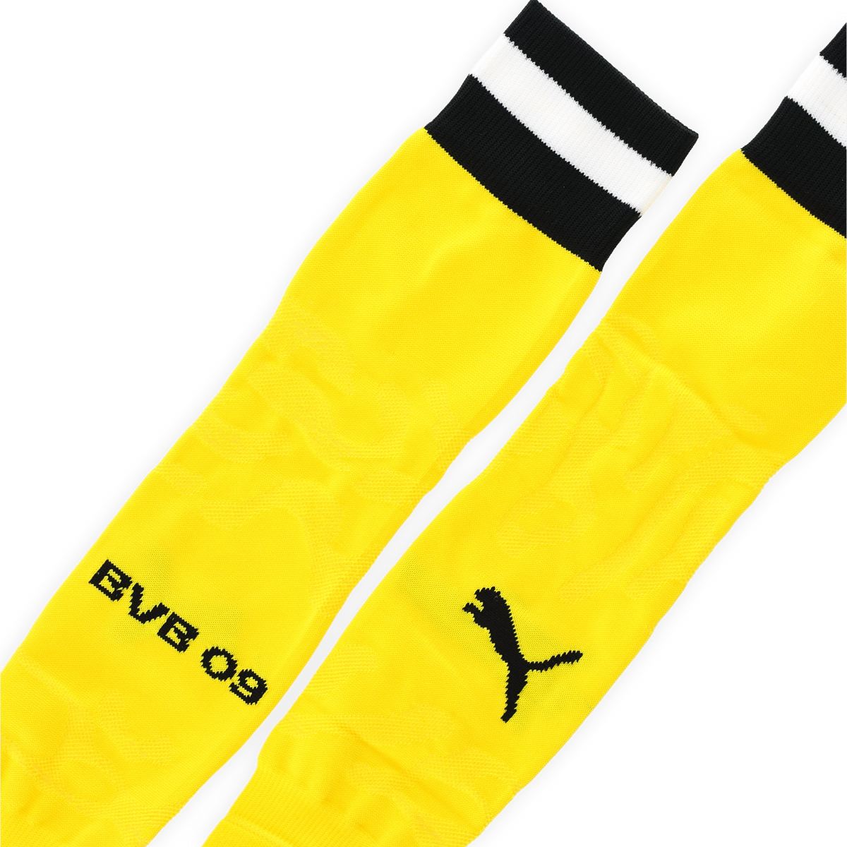 Gelbe BVB-Stutzen mit schwarzem BVB 09 Schriftzug und schwarzem Puma-Logo, detailreiche Darstellung der Stutzen.