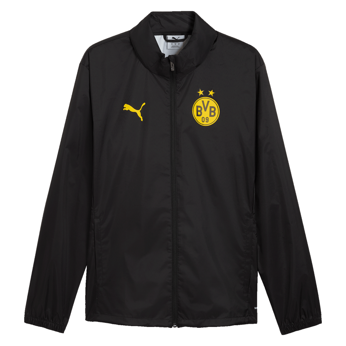 Die schwarze BVB-Trainings- und Allwetterjacke für die Saison 2026/27 mit gelbem BVB-Emblem und PUMA-Logo, ideal für Fans und sportliche Aktivitäten.