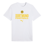 Weißes BVB-Fan-T-Shirt mit auffälligem gelbem Dortmund Football-Schriftzug, BVB 09-Logo und PUMA-Logo auf der Brust.