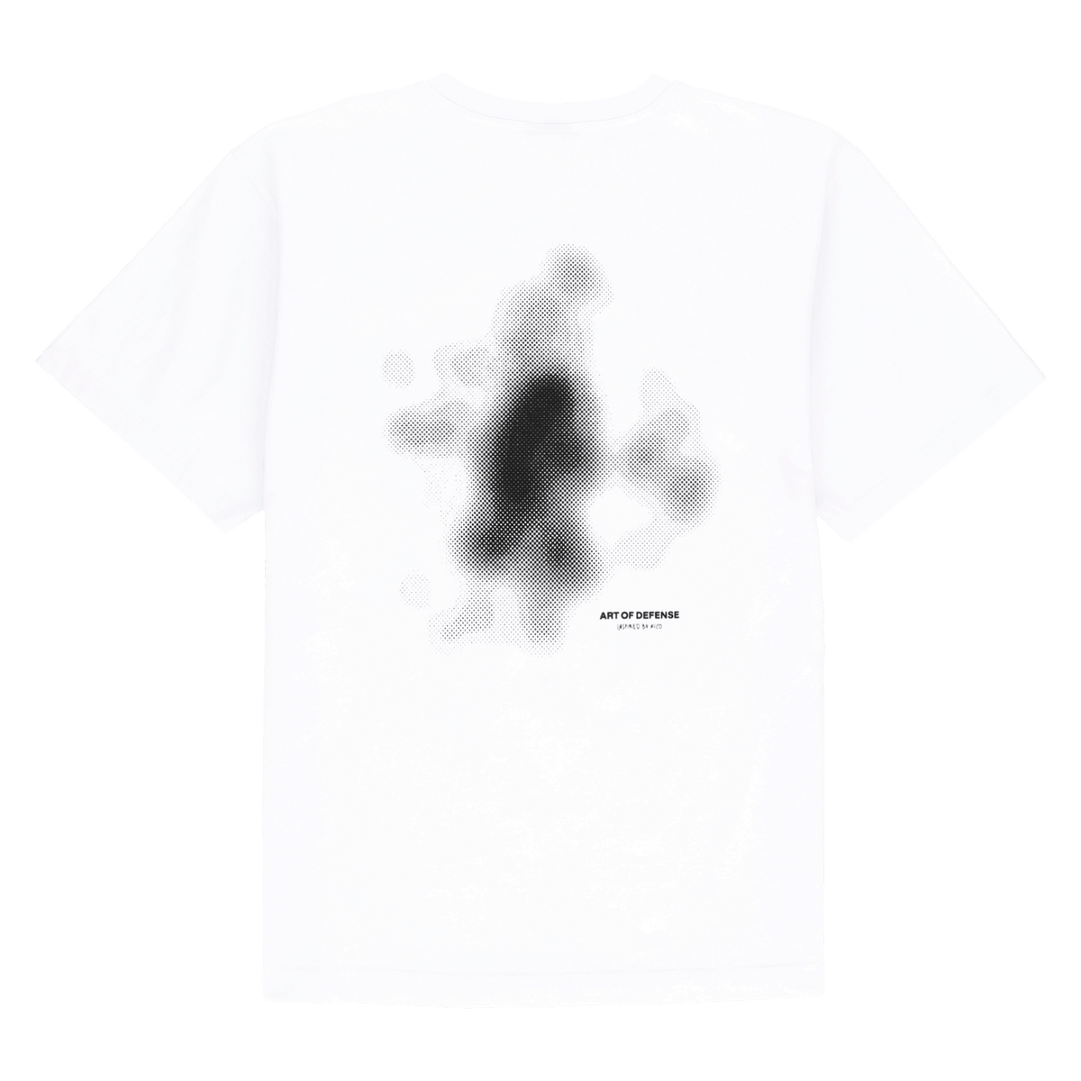 Schlichtes weißes BVB INBY III T-Shirt mit stylischem schwarz-weißem Muster und 'Art of Defense' Schriftzug auf der Rückseite, ideal für Fans von Borussia Dortmund.