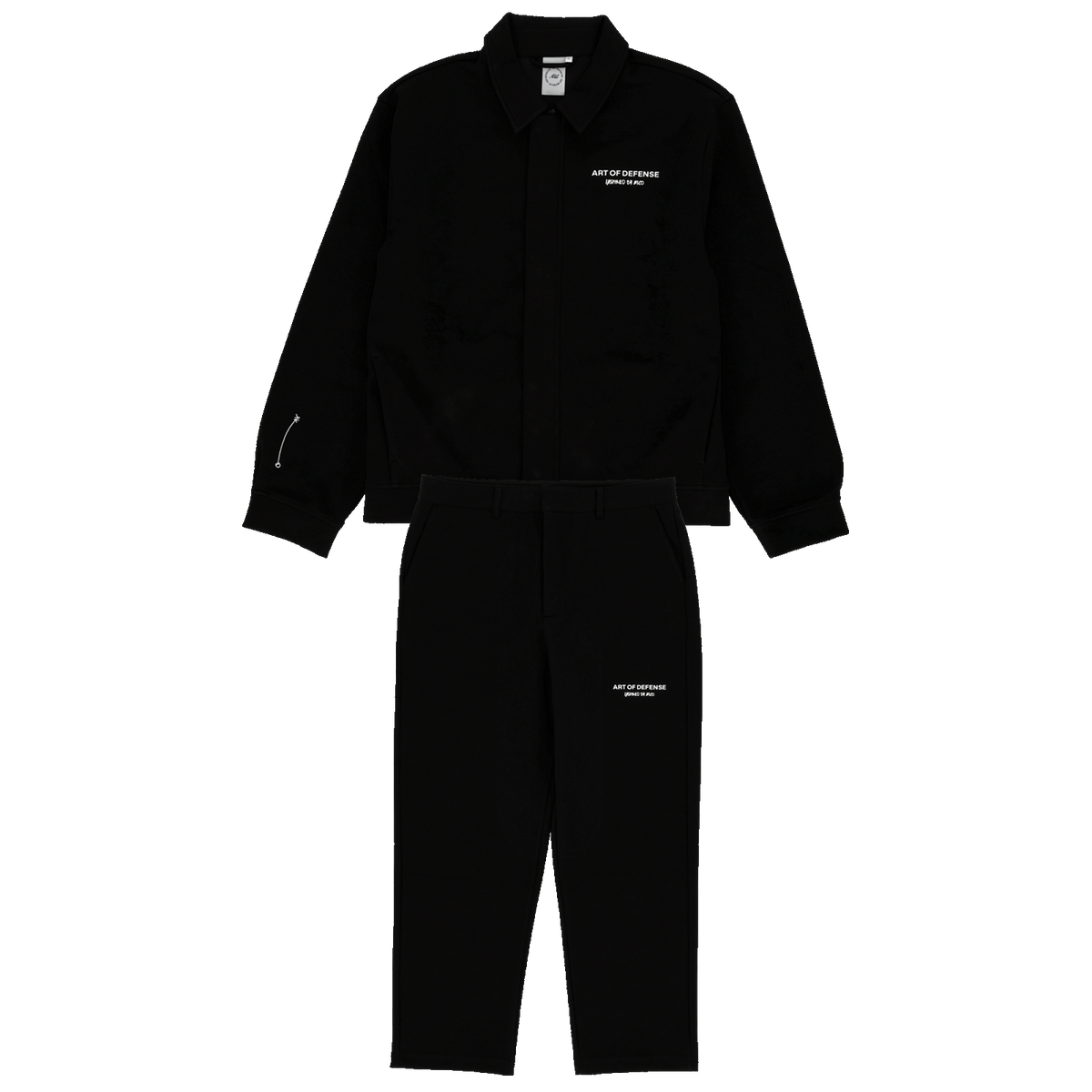 Schwarzer BVB-Tracksuit aus der Art of Defense Kollektion, bestehend aus Jacke und Hose mit minimalistischen weißen Akzenten.