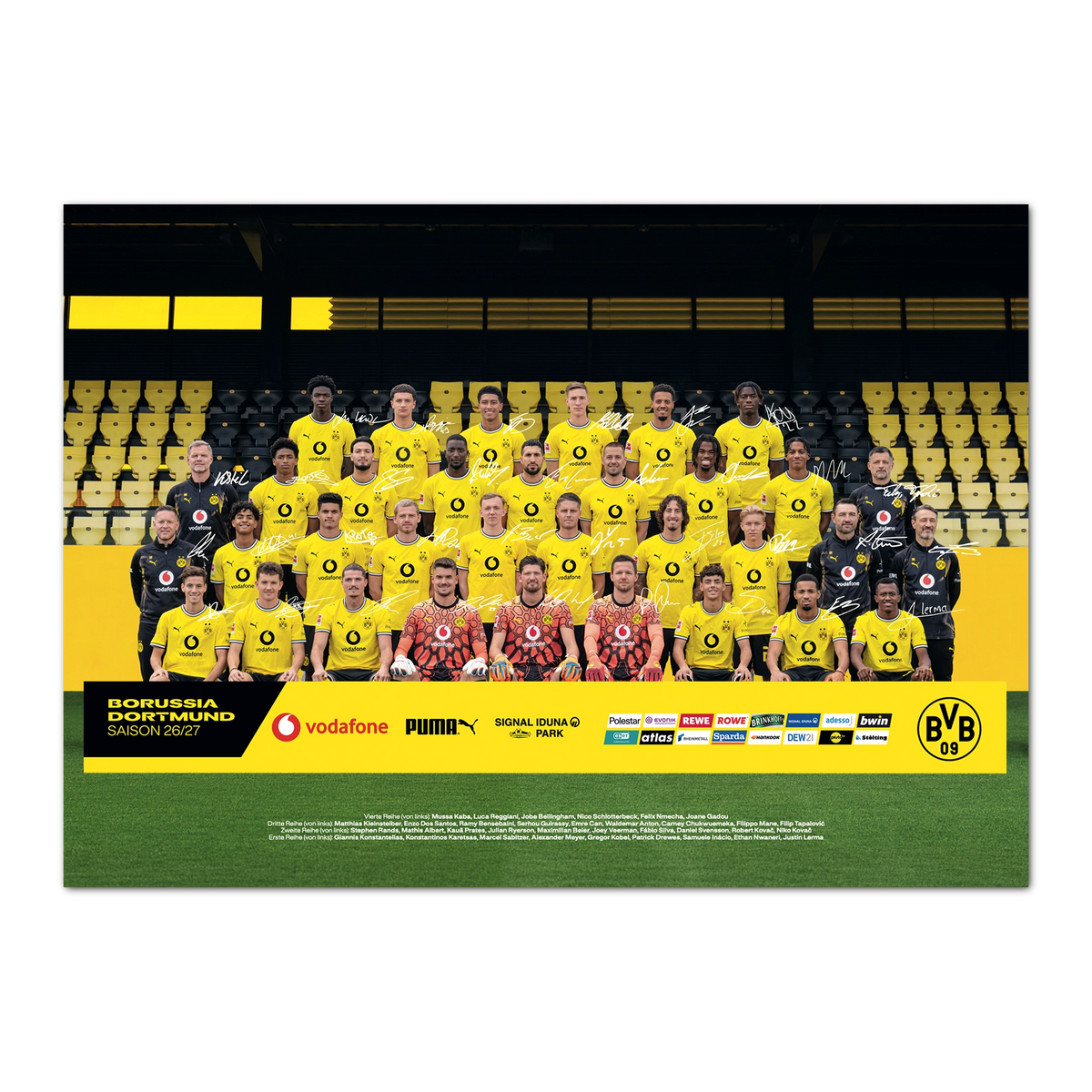Póster del equipo del BVB para la temporada 26/27 con firmas impresas, fotografiado en el SIGNAL IDUNA PARK, con equipaciones en negro y amarillo y los logotipos de los patrocinadores.
